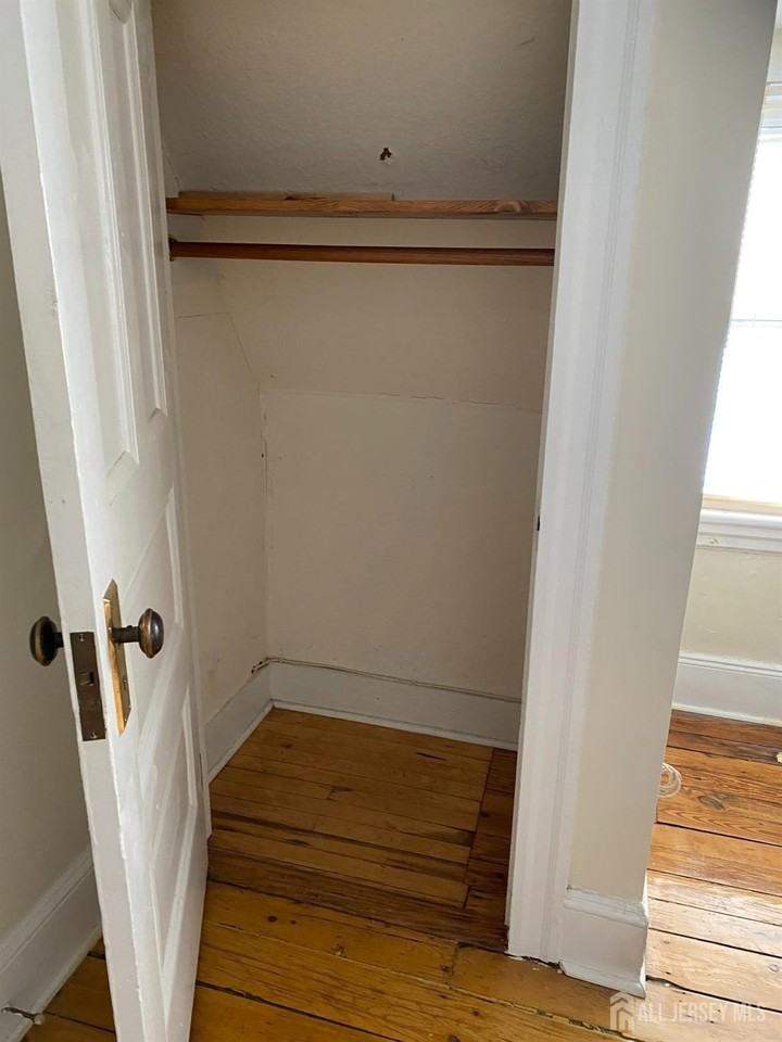 235 Montgomery St #3 - Photo 7 of 15