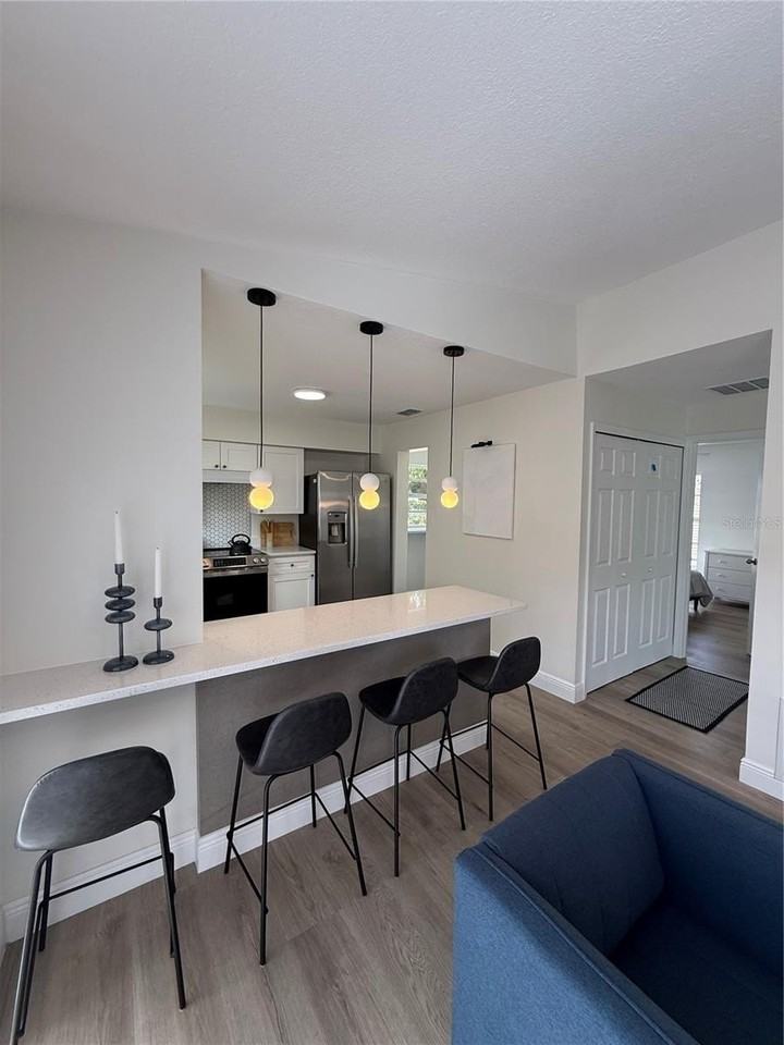 2414 Center Ave - Photo 3 of 14
