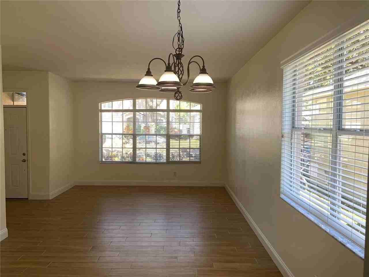 4527 Riverton Dr - Photo 4 of 21