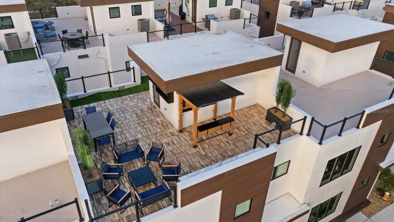 623 Petit Way - Photo 3 of 50