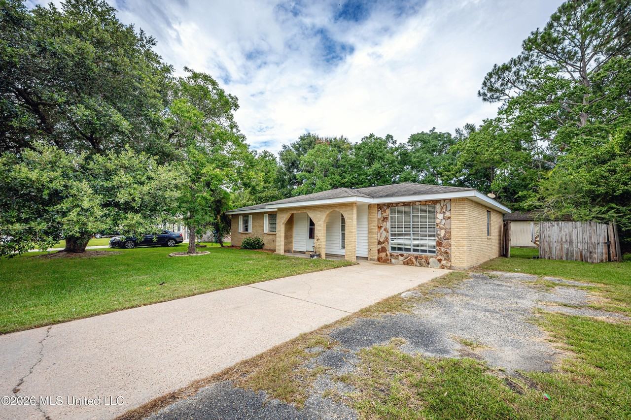 2840 Gardendale Ave - Photo 3 of 37