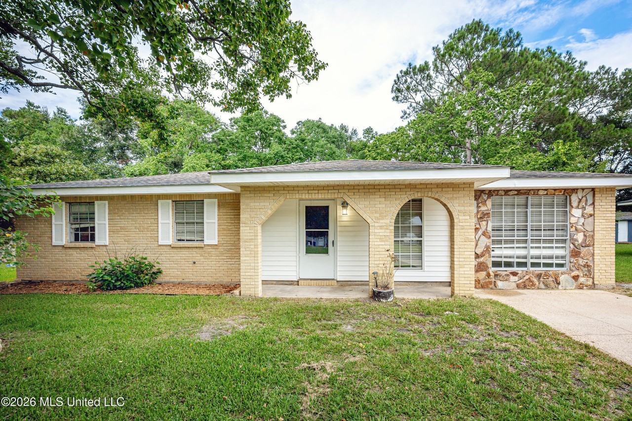 2840 Gardendale Ave - Photo 4 of 37