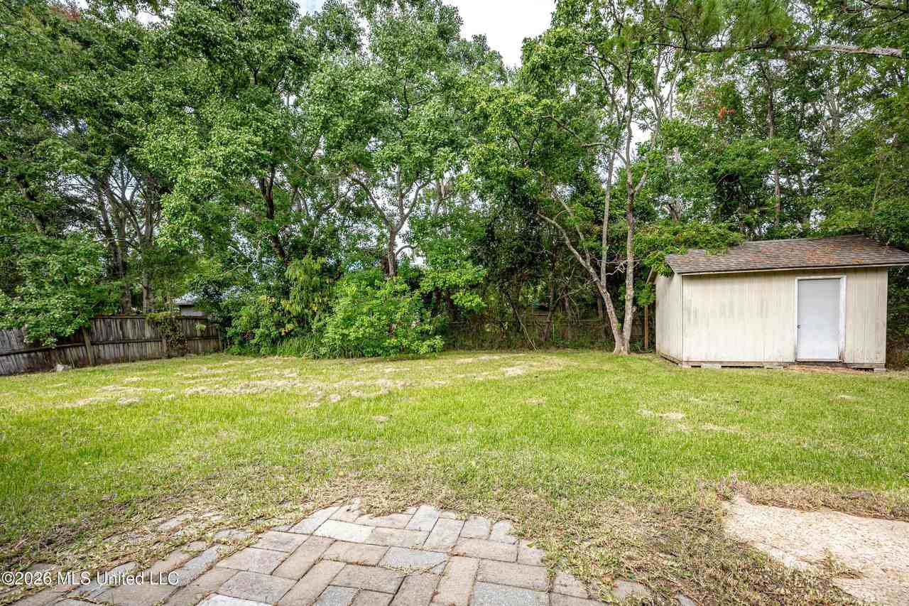 2840 Gardendale Ave - Photo 5 of 37