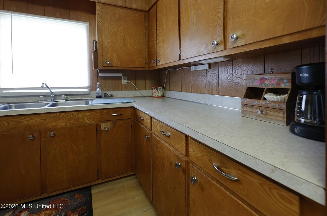 7037 Lilly Rd - Photo 7 of 27