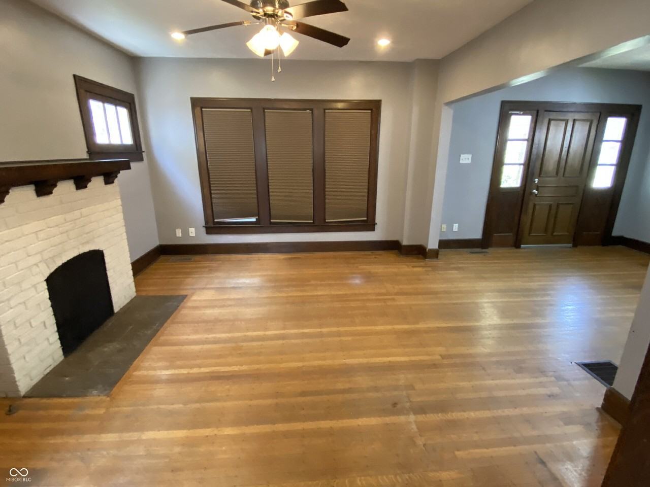 3047 N College Ave - Photo 3 of 23