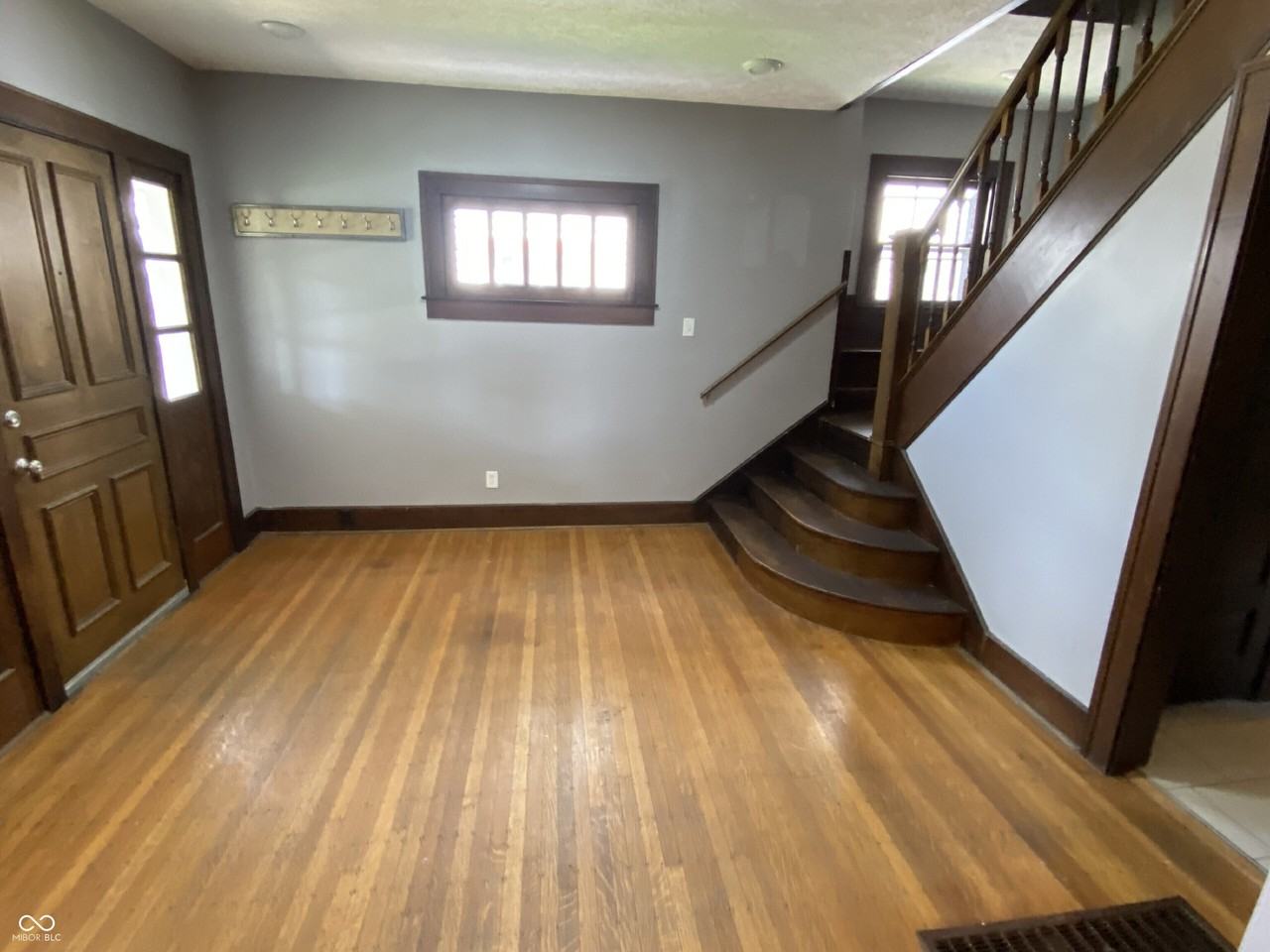 3047 N College Ave - Photo 5 of 23