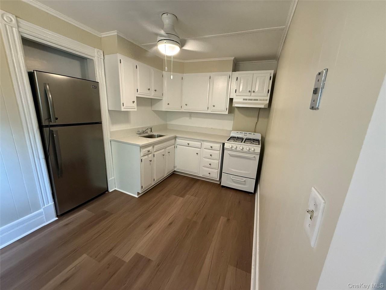 373 Sea Cliff Ave #2N - Photo 2 of 8