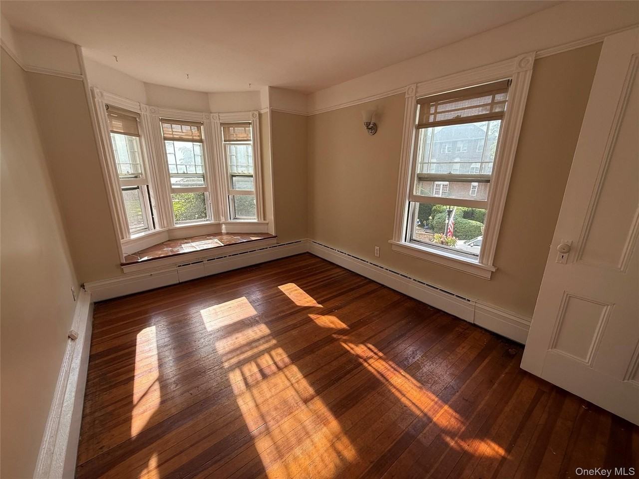 373 Sea Cliff Ave #2N - Photo 6 of 8