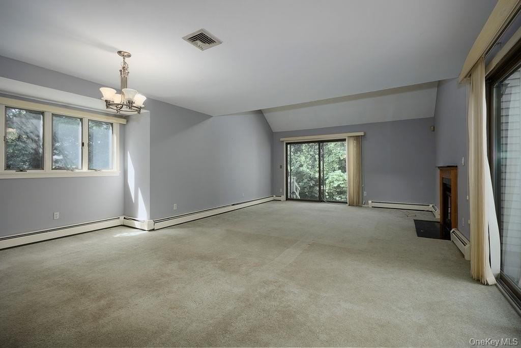 23 Evon Ct - Photo 4 of 36