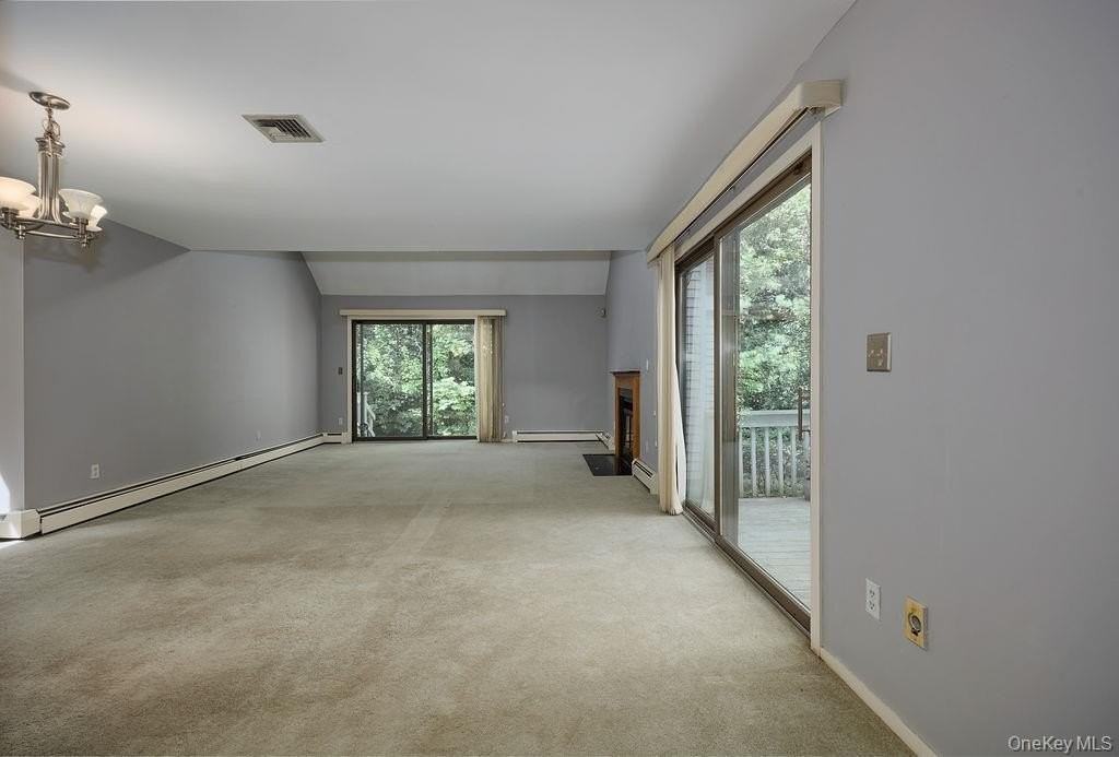 23 Evon Ct - Photo 6 of 36
