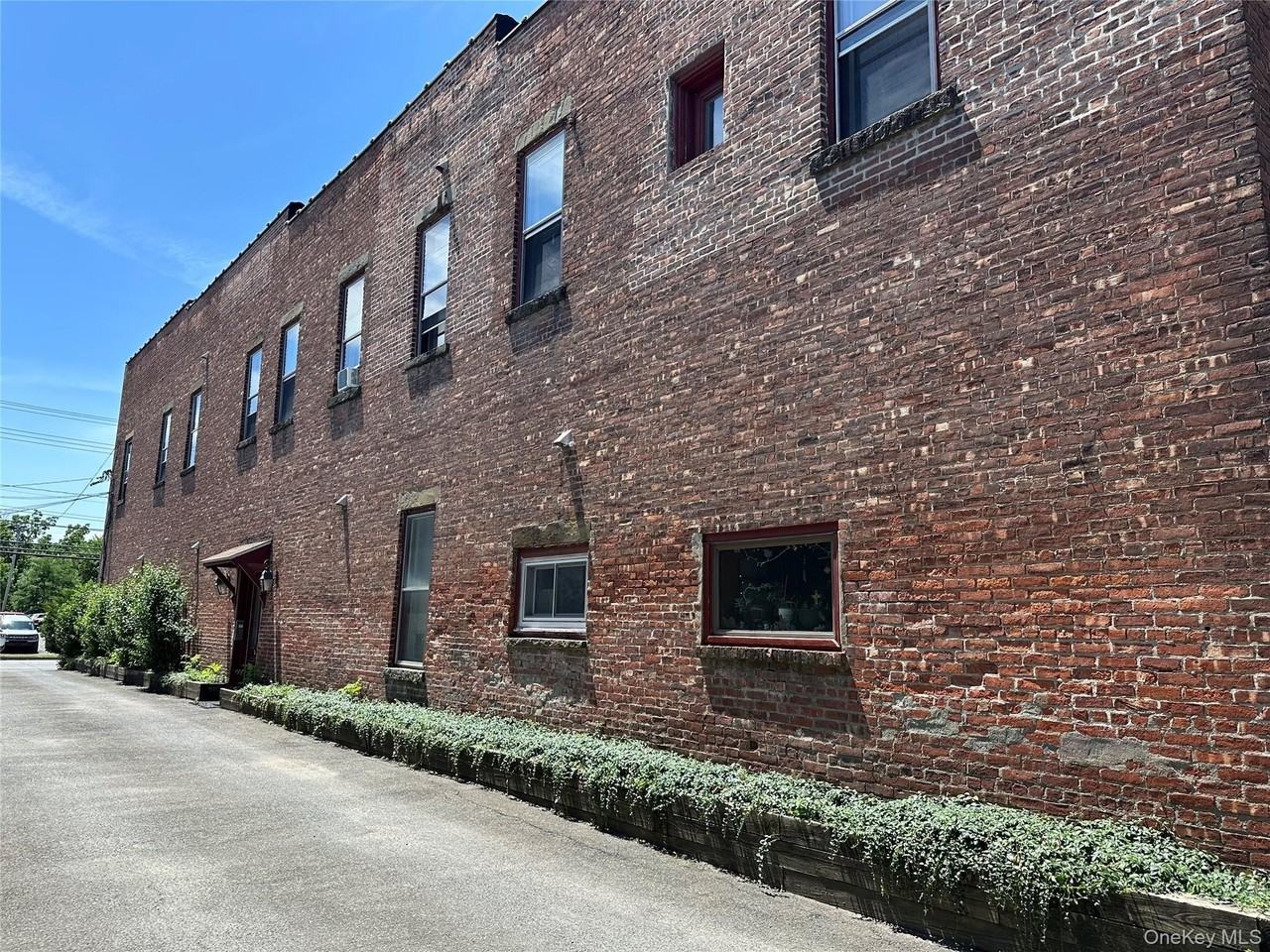 165 Ulster Ave #8 - Photo 5 of 36