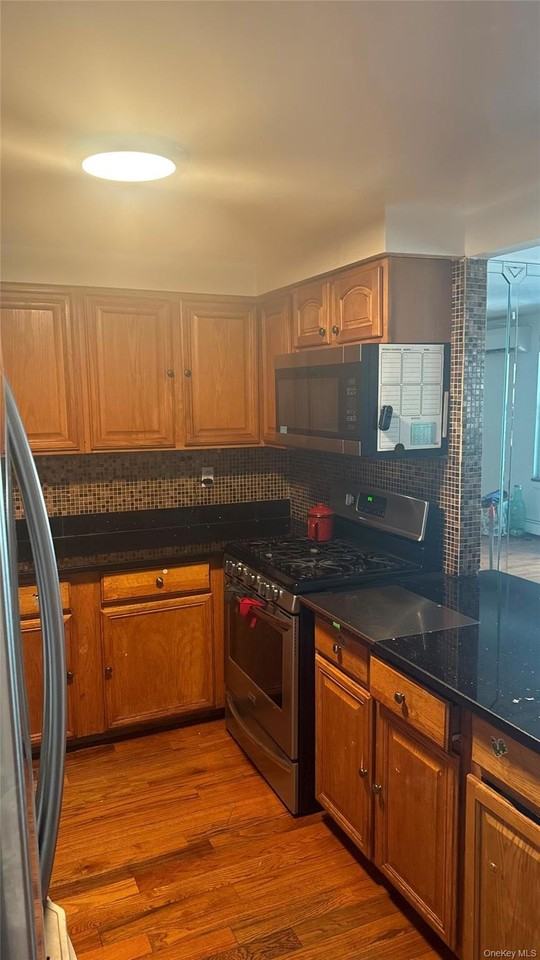 816 Elton Ave - Photo 2 of 12