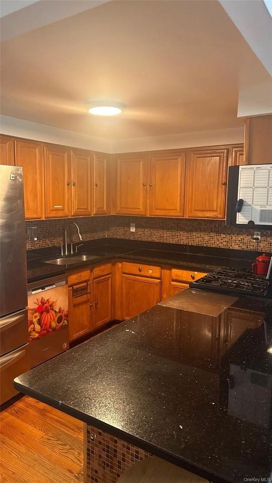 816 Elton Ave - Photo 3 of 12