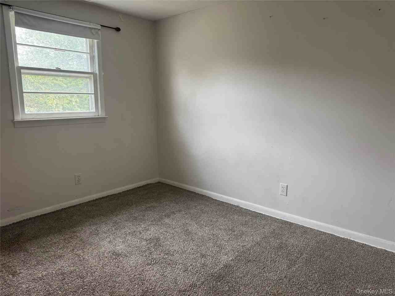 124 Parkdale Dr - Photo 6 of 29