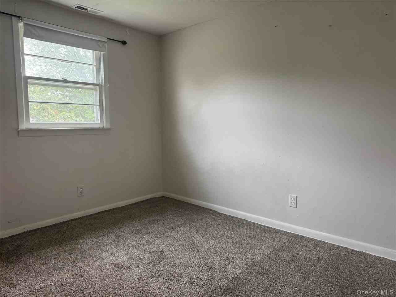 124 Parkdale Dr - Photo 7 of 29