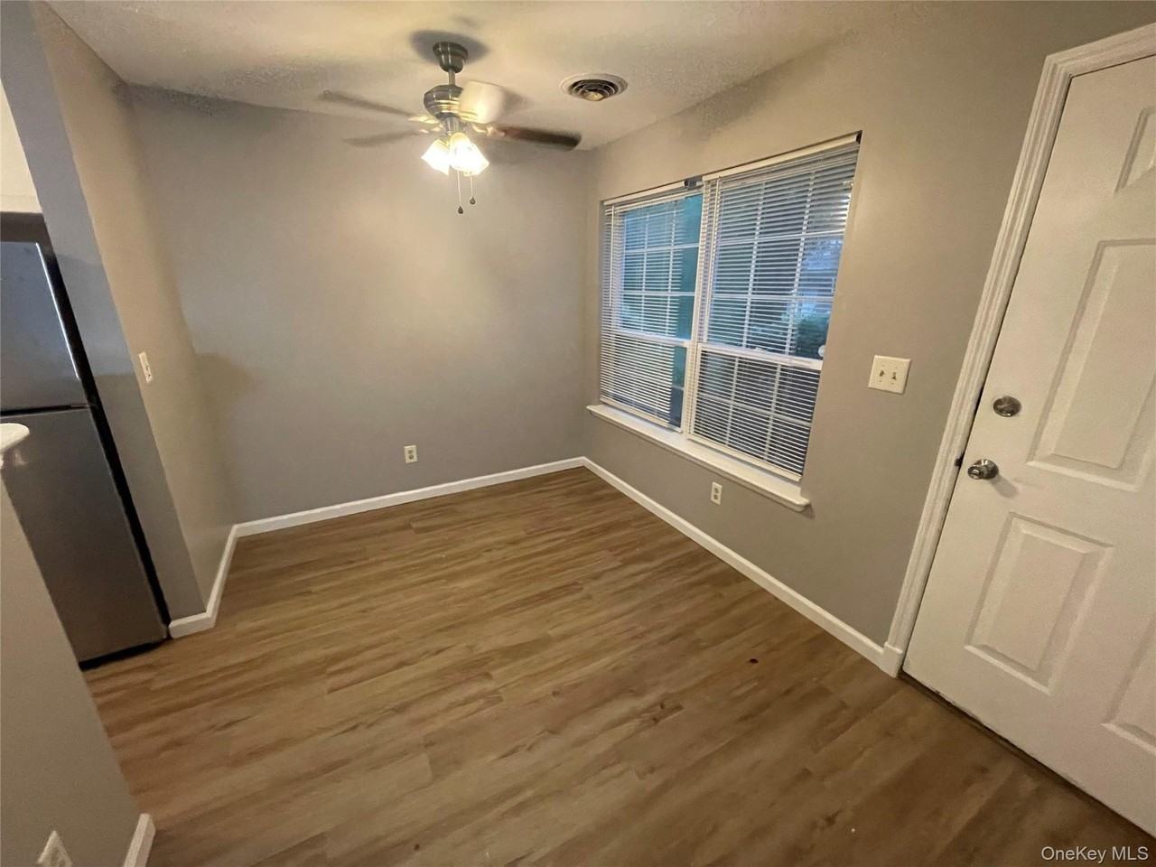 1902 Rosewood Ct - Photo 2 of 24