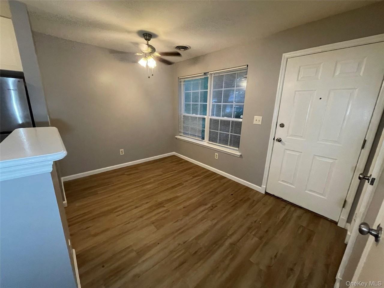 1902 Rosewood Ct - Photo 4 of 24