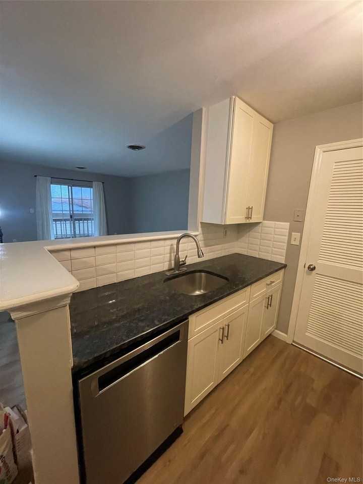 1902 Rosewood Ct - Photo 5 of 24