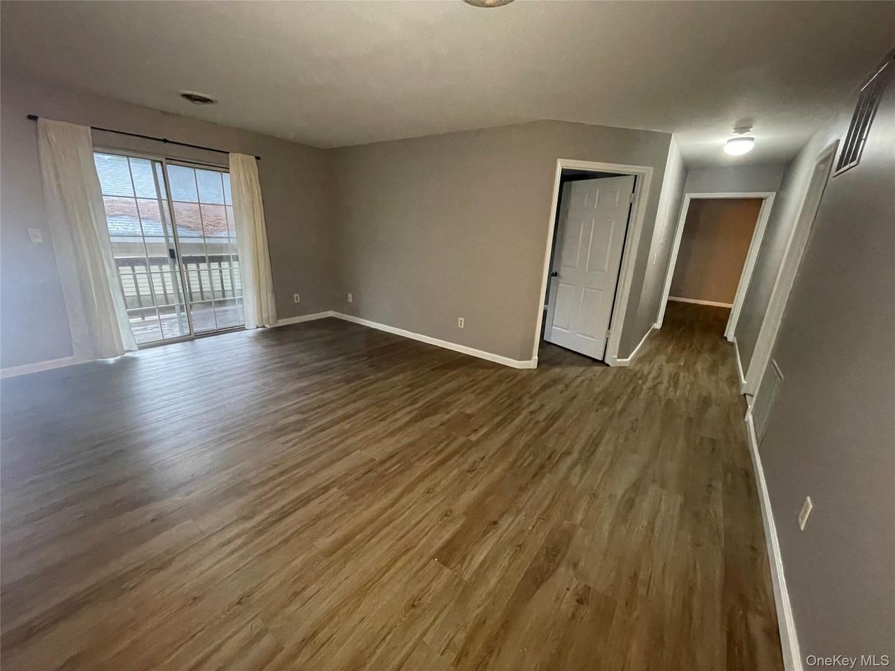 1902 Rosewood Ct - Photo 7 of 24
