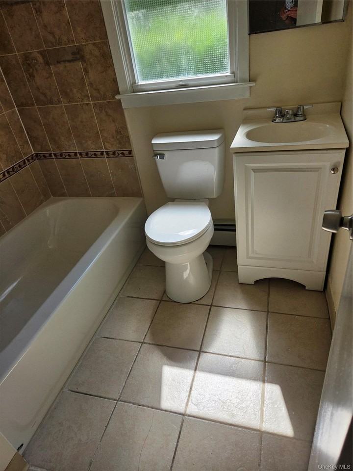 119 W Railroad Ave - Photo 4 of 8