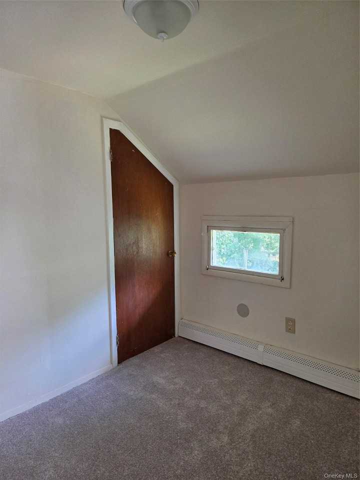 119 W Railroad Ave - Photo 6 of 8