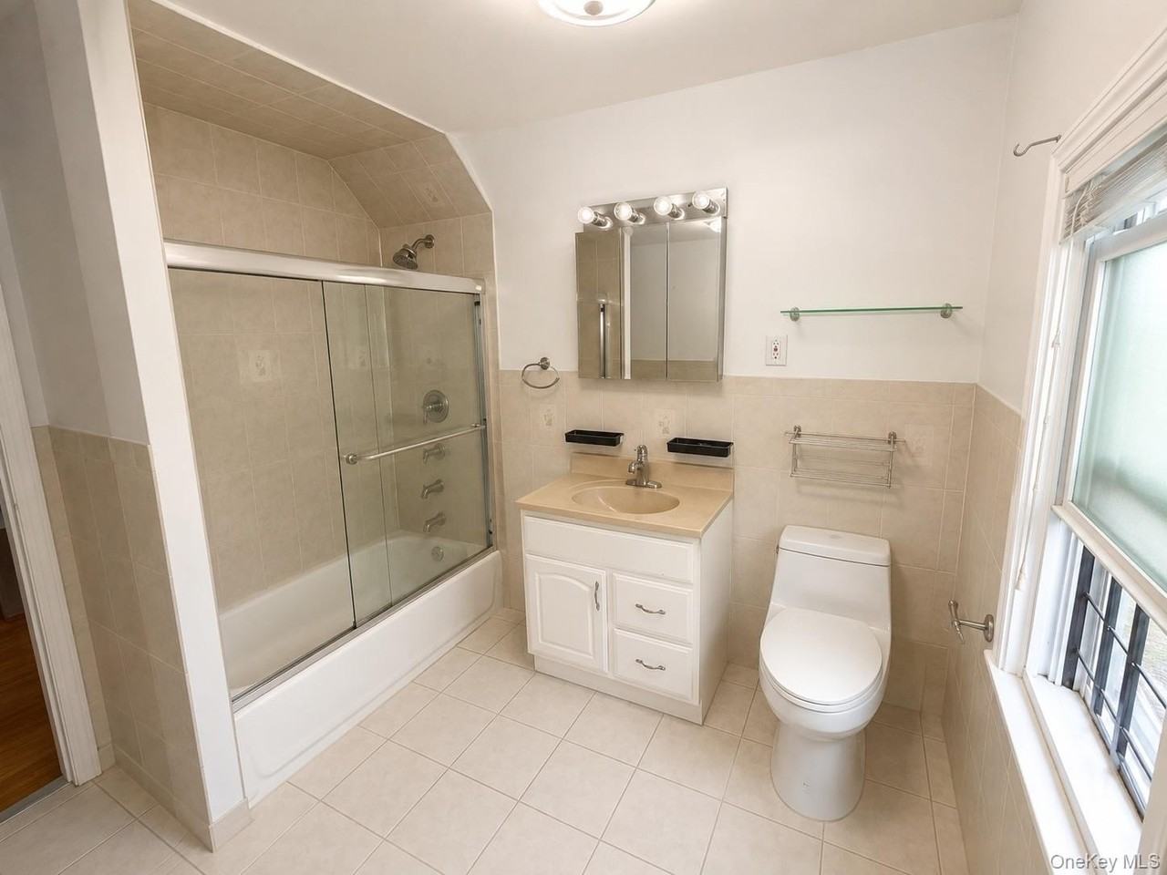 11624 220th St #2 - Photo 6 of 7