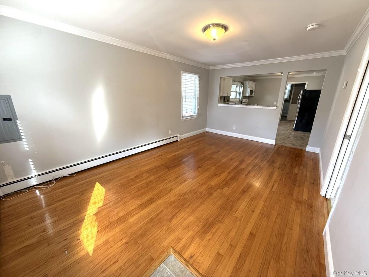 21 Kingdom Ct - Photo 2 of 10