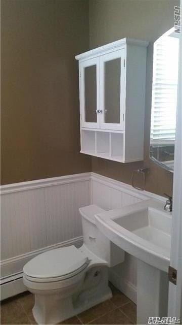 21 Kingdom Ct - Photo 7 of 10