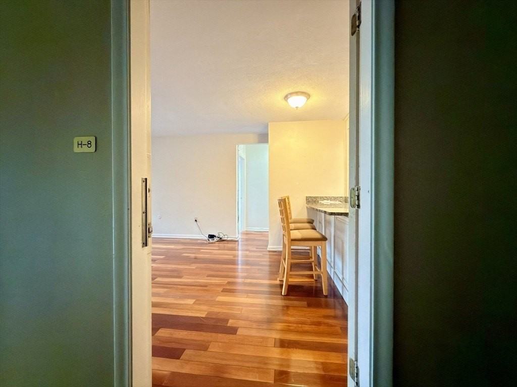 1323 Worcester Rd #H8 - Photo 3 of 34