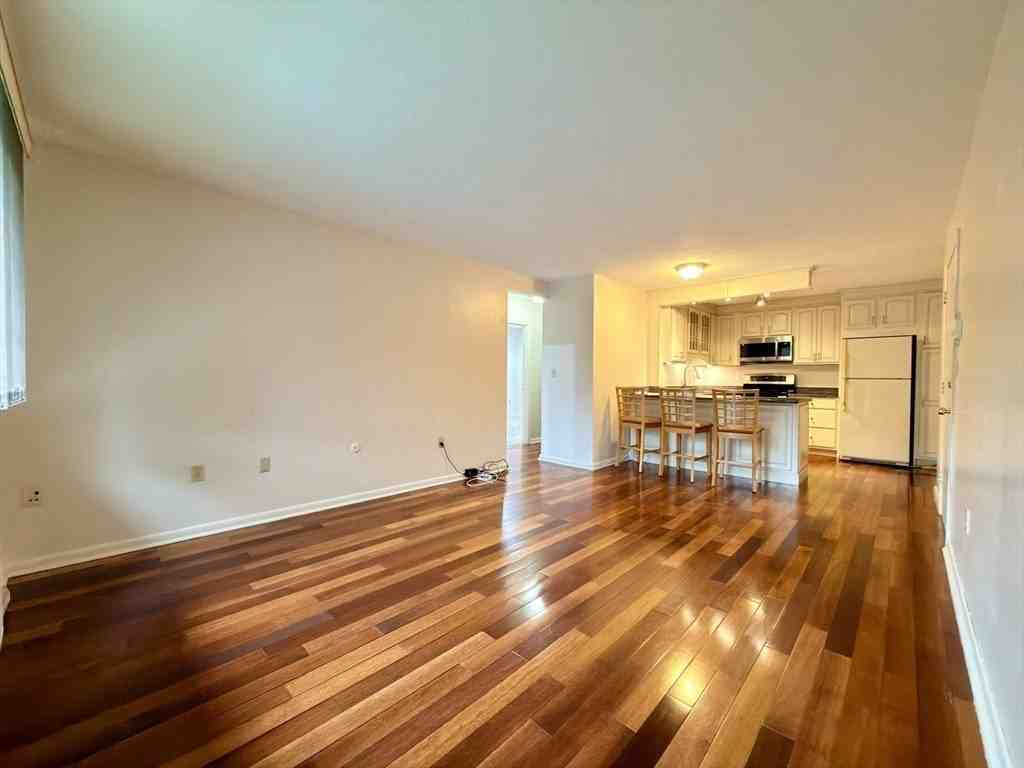 1323 Worcester Rd #H8 - Photo 6 of 34