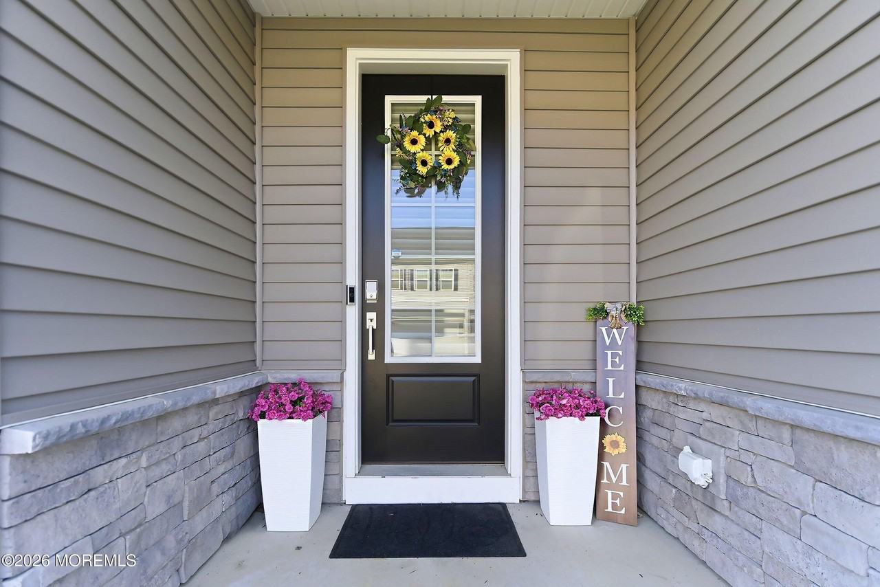 1402 Journey Ave - Photo 3 of 49