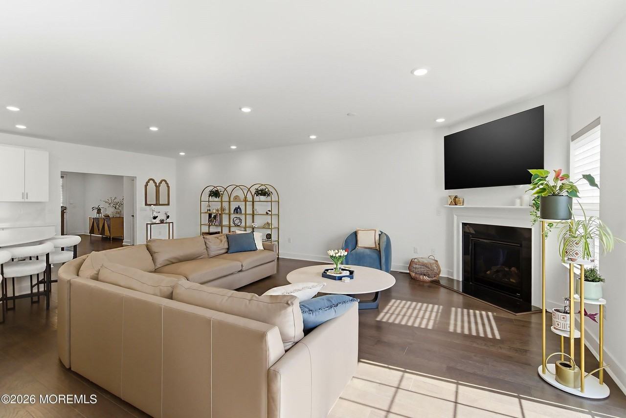 1402 Journey Ave - Photo 6 of 49