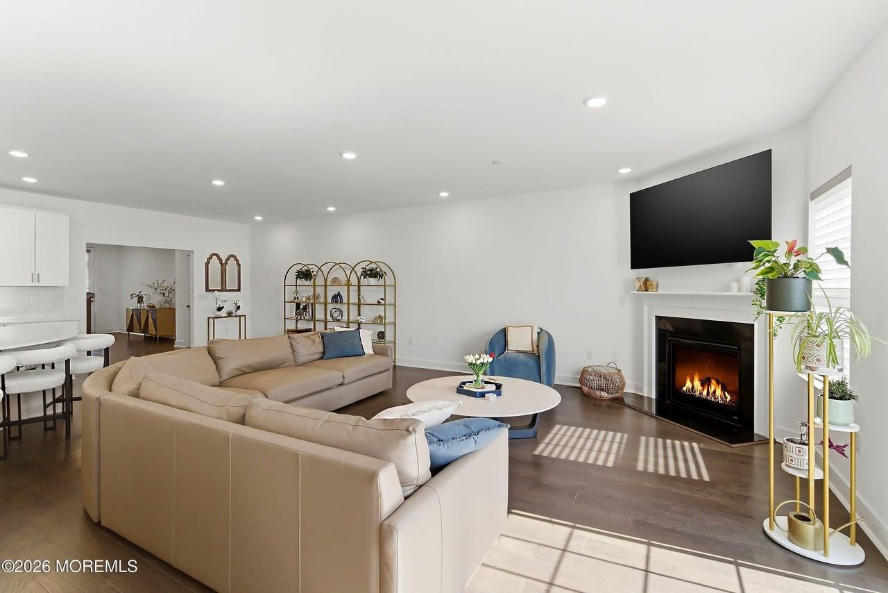 1402 Journey Ave - Photo 7 of 49