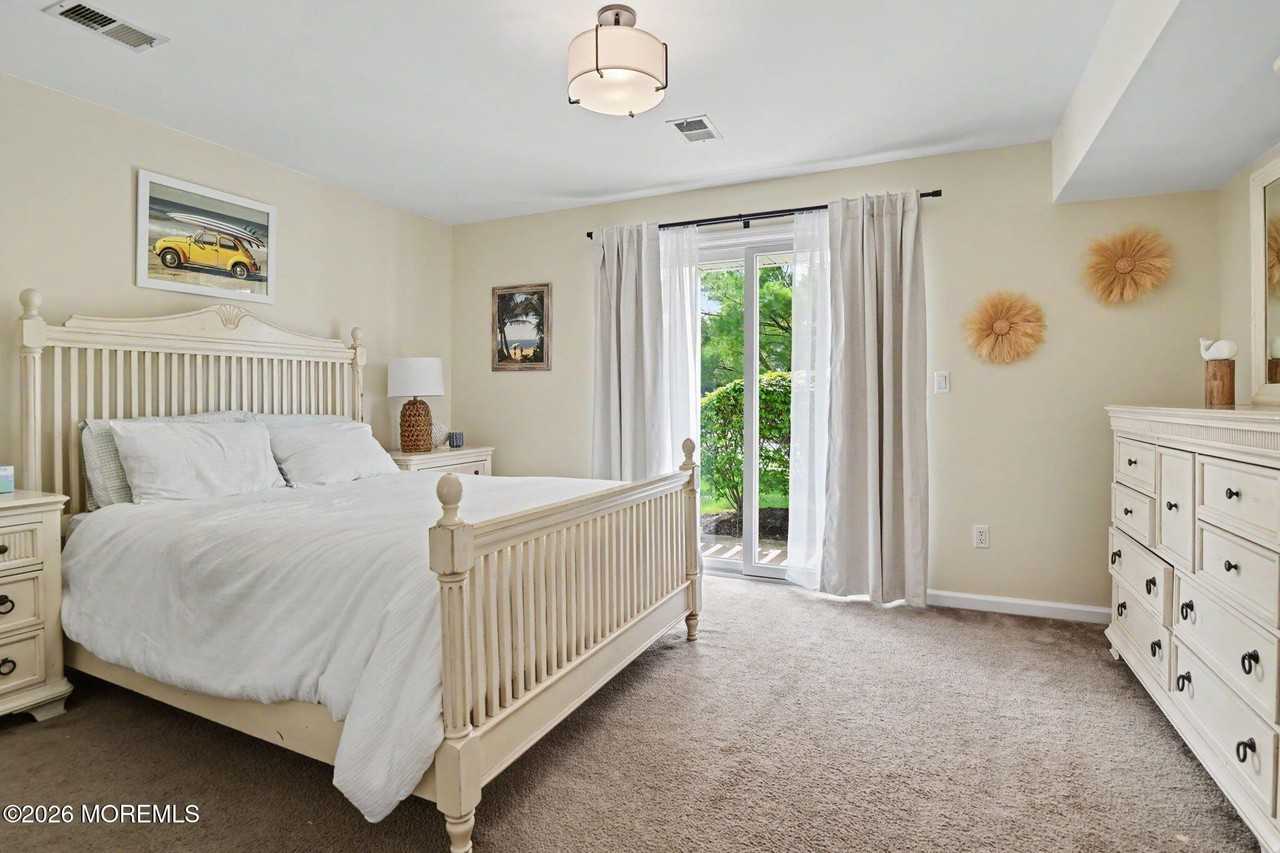 836 4th Ave - Photo 3 of 30