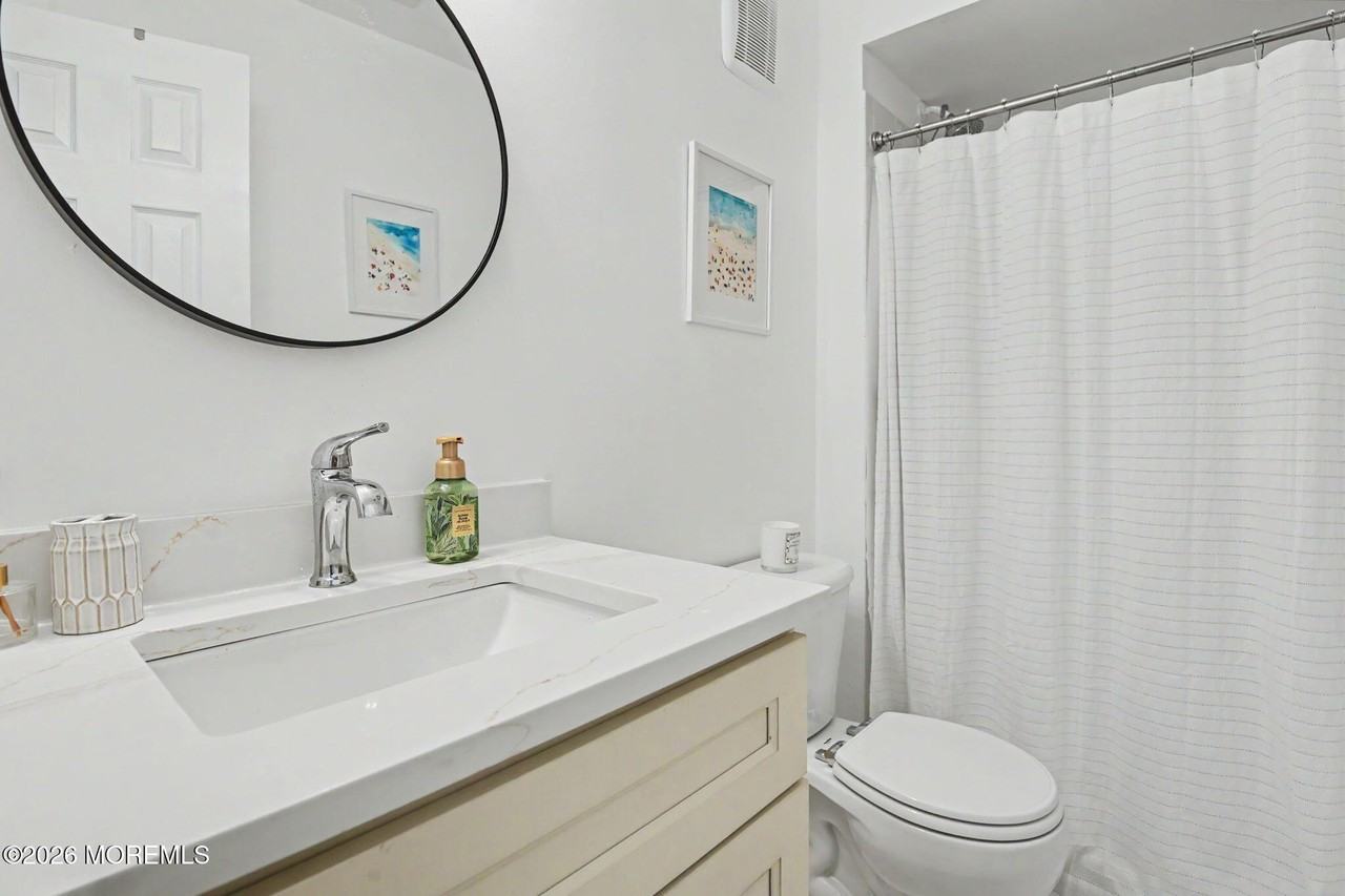 836 4th Ave - Photo 6 of 30