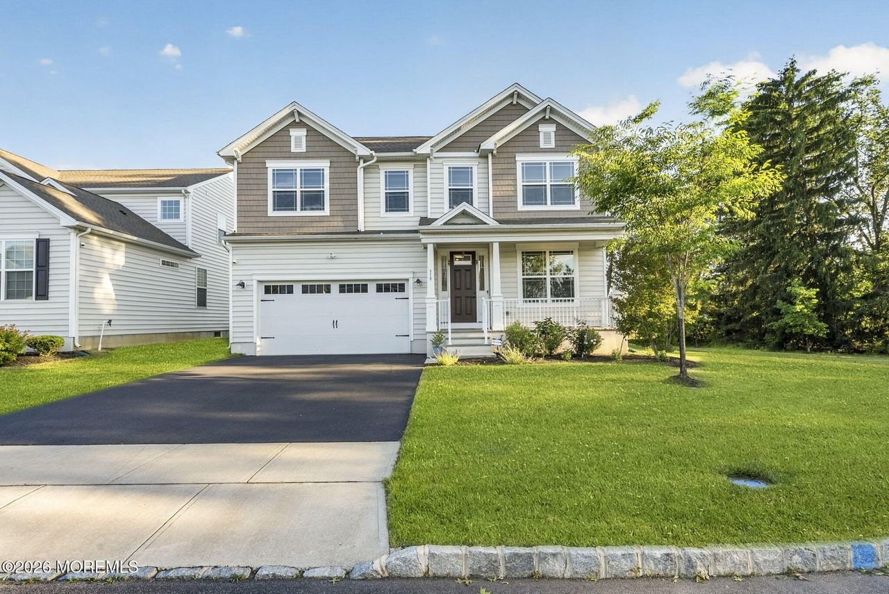 319 Tulip Ct - Photo 4 of 50