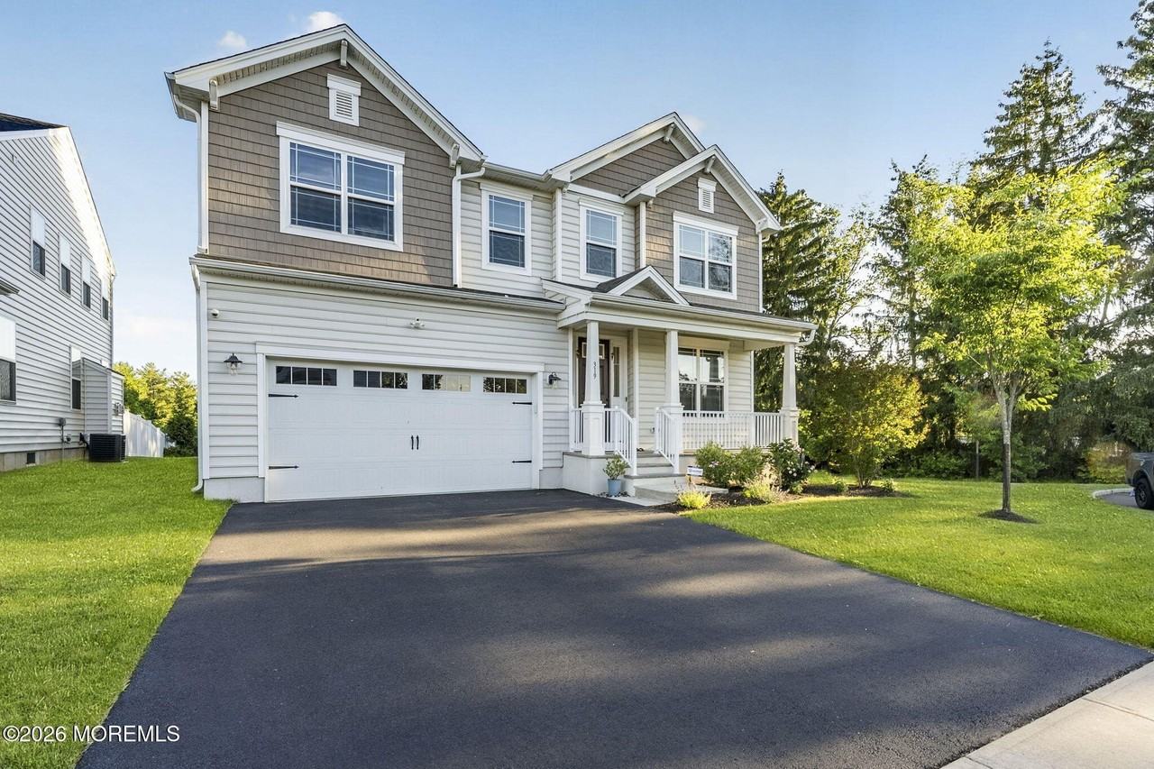 319 Tulip Ct - Photo 5 of 50