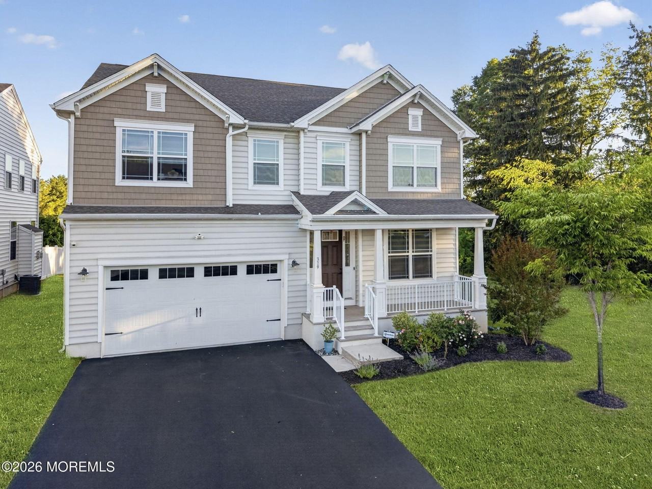 319 Tulip Ct - Photo 6 of 50