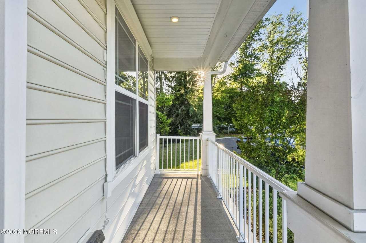 319 Tulip Ct - Photo 7 of 50