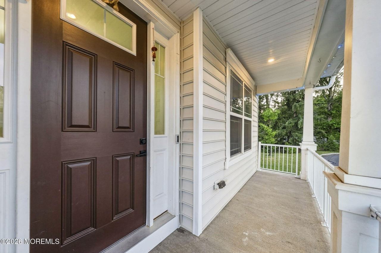 319 Tulip Ct - Photo 6 of 47