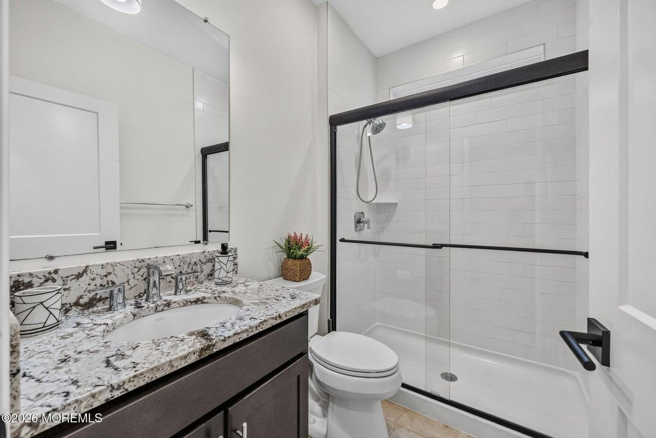319 Tulip Ct - Photo 7 of 47