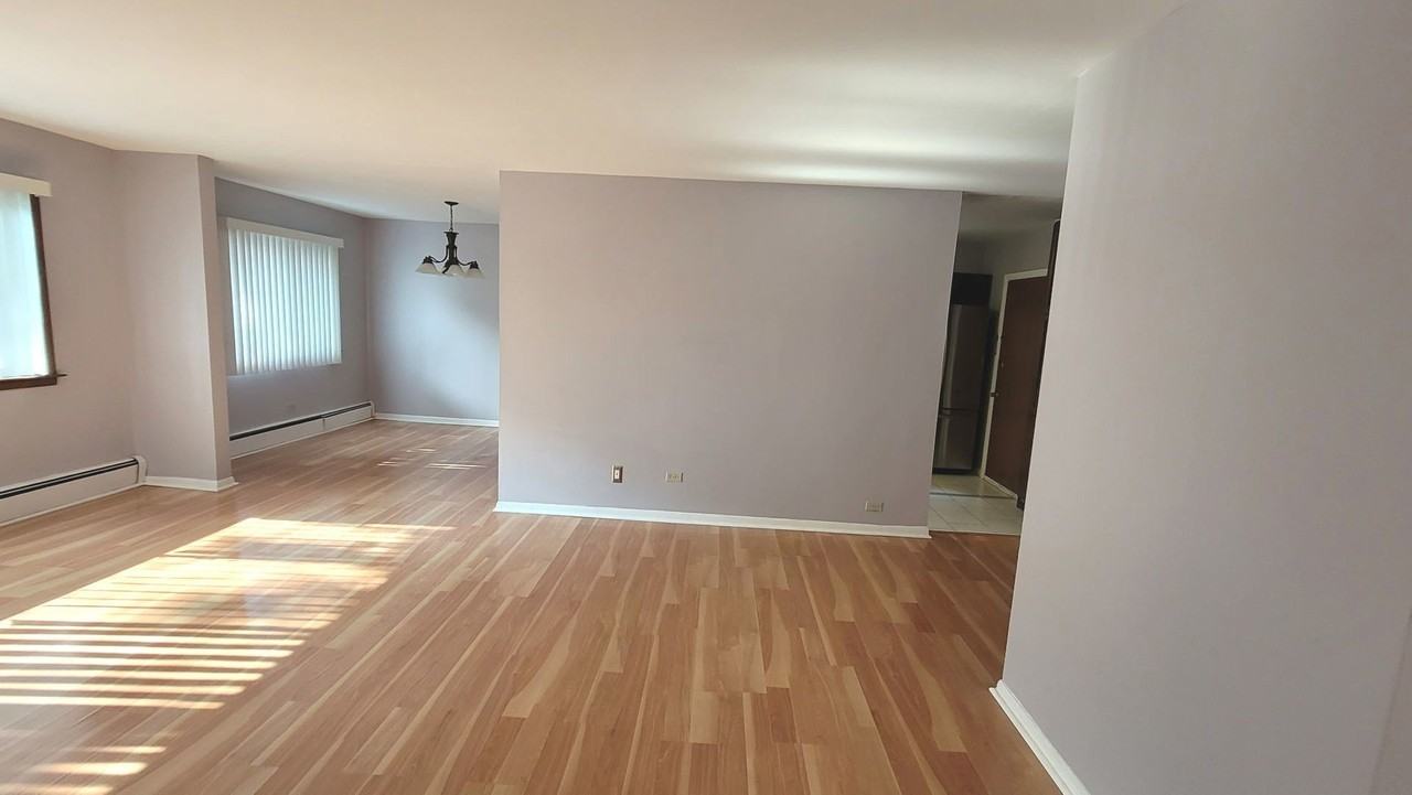 7227 N Ridge Blvd #2A - Photo 2 of 10