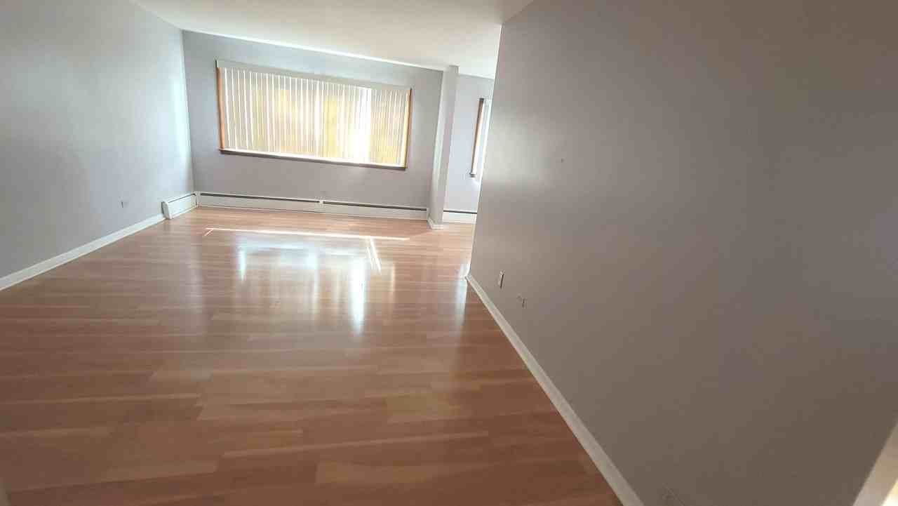 7227 N Ridge Blvd #2A - Photo 3 of 10