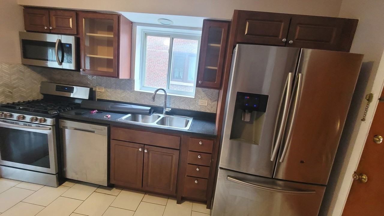 7227 N Ridge Blvd #2A - Photo 5 of 10