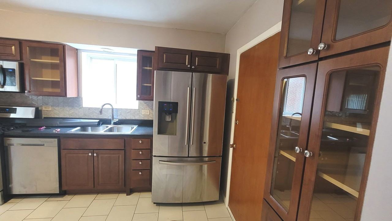 7227 N Ridge Blvd #2A - Photo 6 of 10