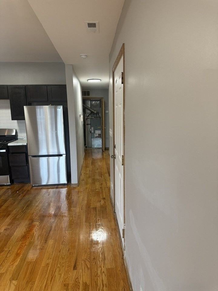 1114 S Albany Ave #2 - Photo 4 of 10