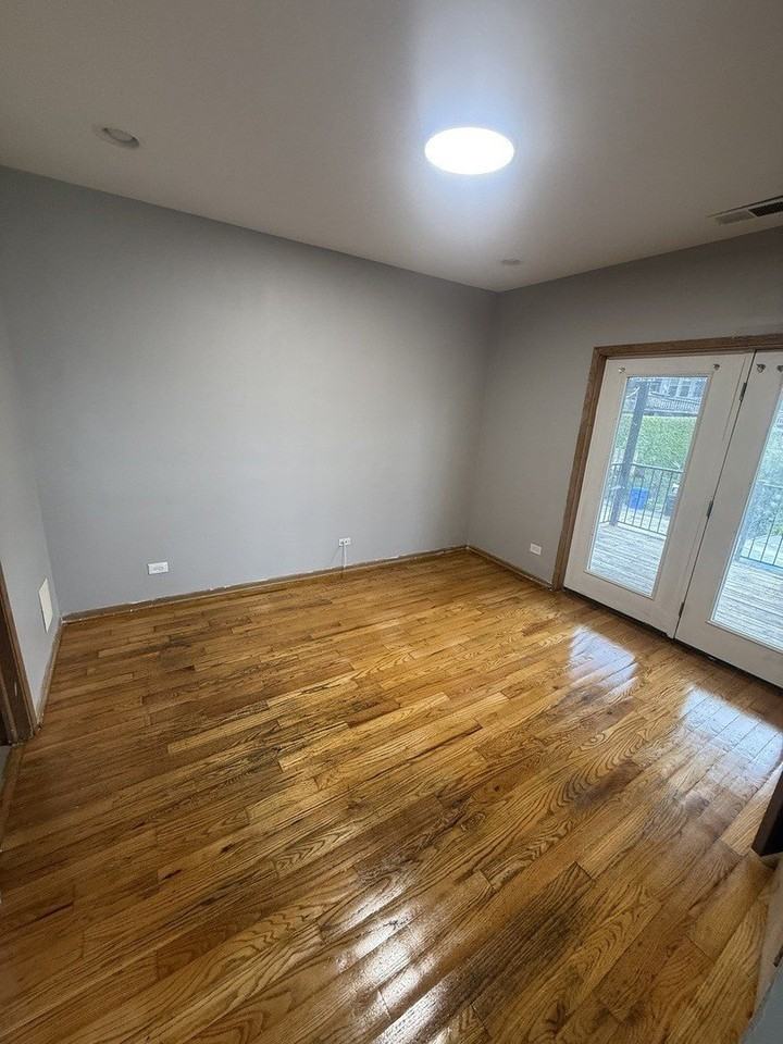 1114 S Albany Ave #2 - Photo 5 of 10