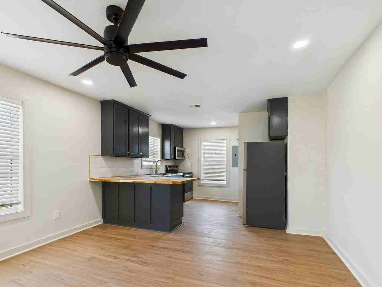 4501 College Main St #4 - Photo 3 of 8