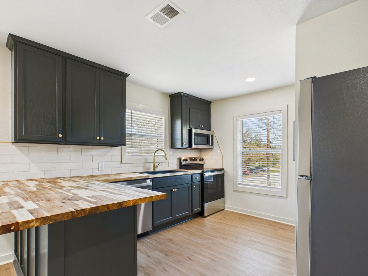 4501 College Main St #4 - Photo 4 of 8