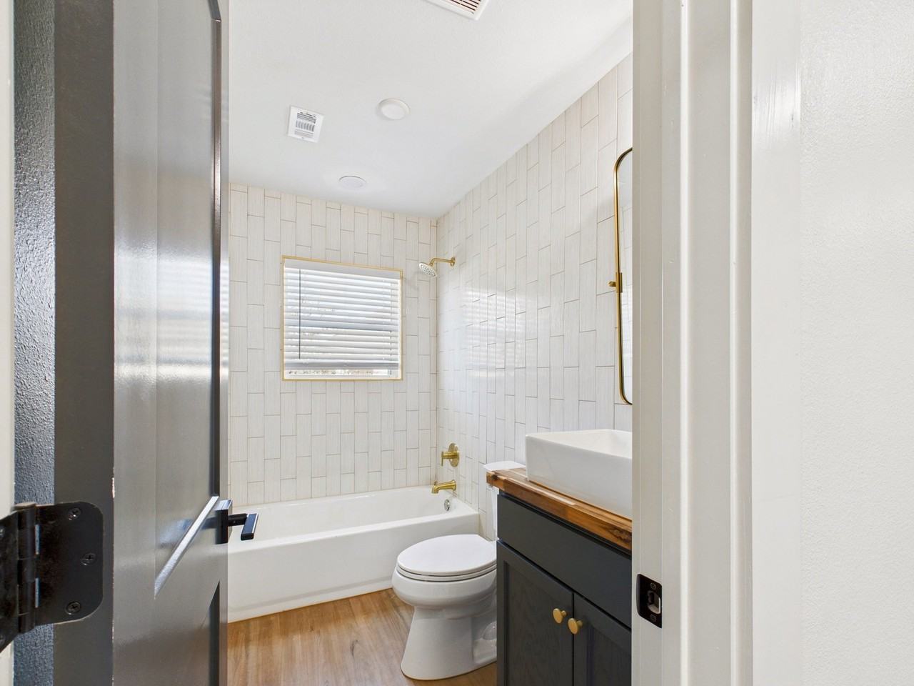 4501 College Main St #4 - Photo 7 of 8